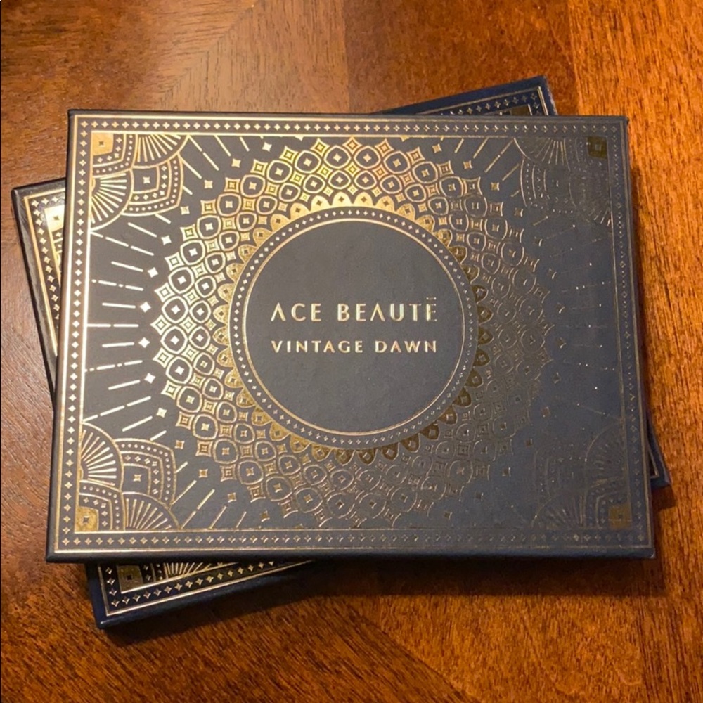 🆕 Ace Beautē Eyeshadow Pallette